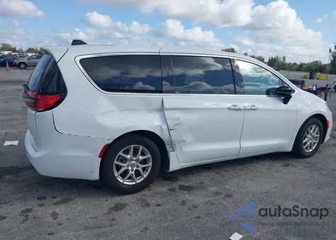 2025 Chrysler Pacifica Select from USA, damaged, VIN 2C4RC1BGXSR511691